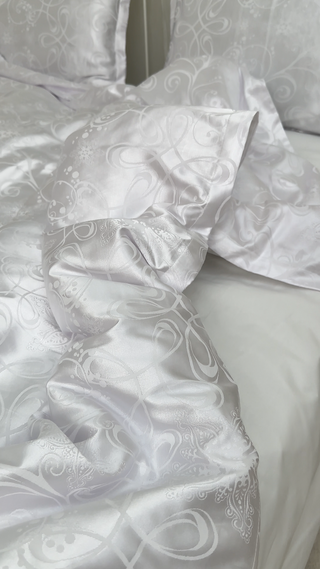 Jacquard-Cotton Sateen Bedding Collection — Snow Tenderness