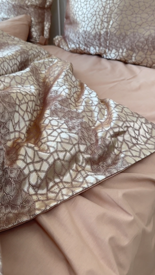 Jacquard-Cotton Sateen Bedding Collection – Golden Elegance