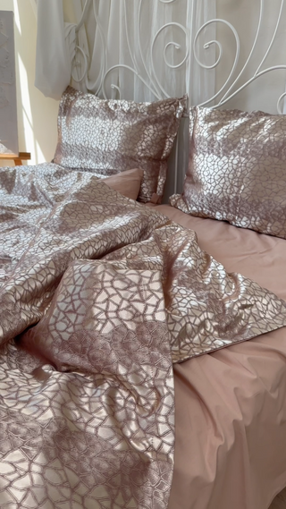 Jacquard-Cotton Sateen Bedding Collection – Golden Elegance